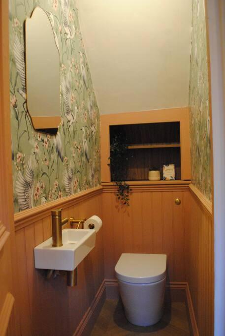 Cosy Renovated House In Warrington Villa Exteriör bild
