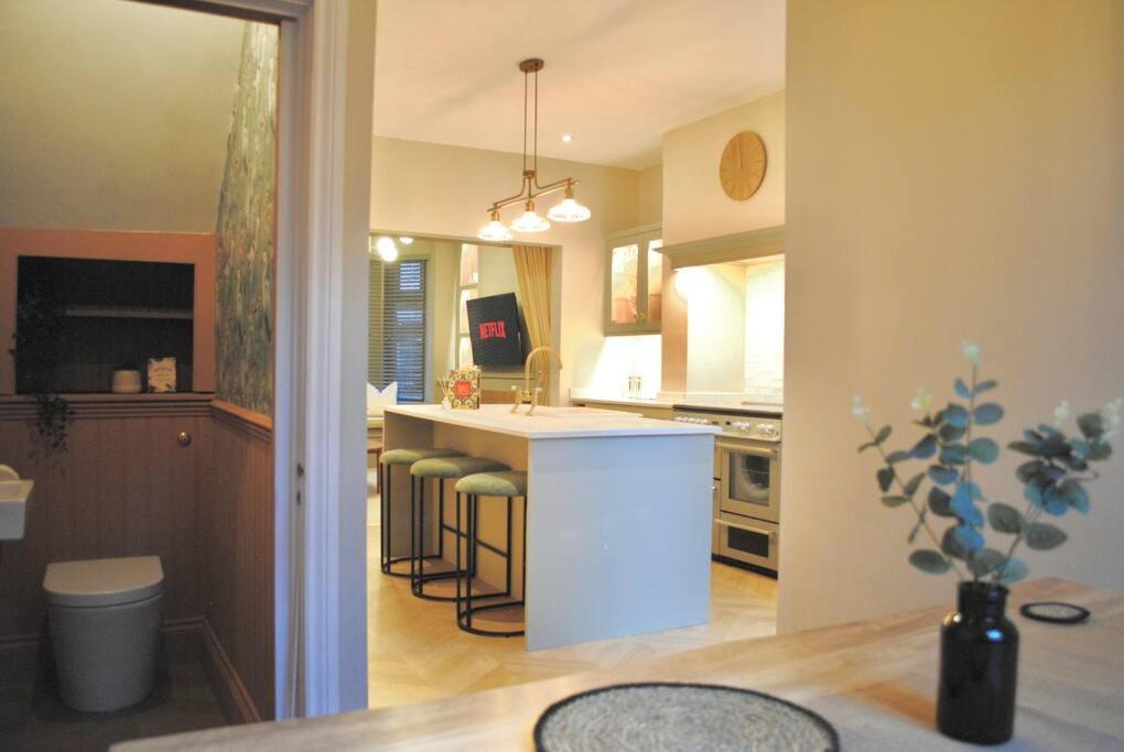 Cosy Renovated House In Warrington Villa Exteriör bild