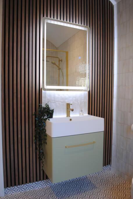 Cosy Renovated House In Warrington Villa Exteriör bild