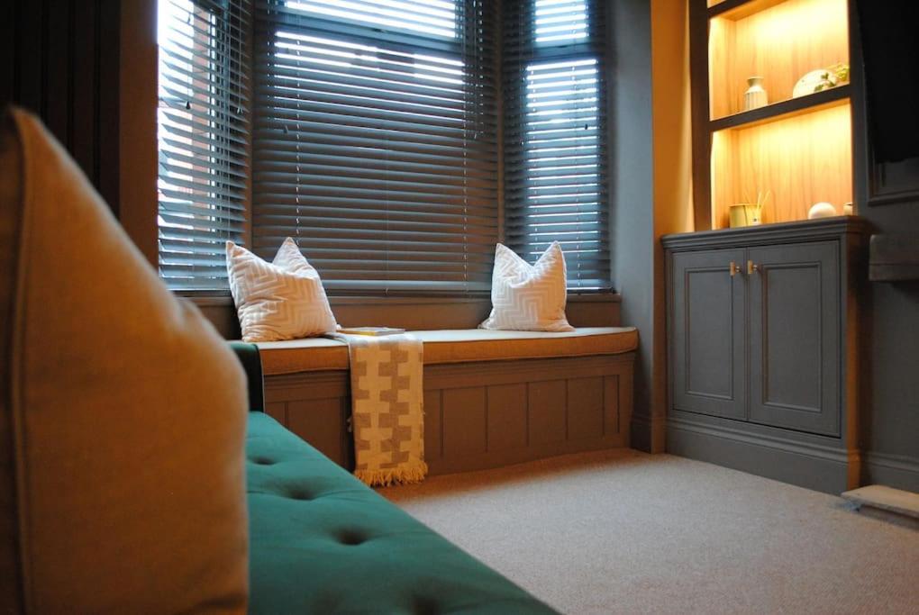 Cosy Renovated House In Warrington Villa Exteriör bild